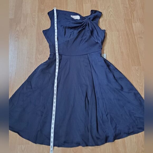 Gal Meets Glam Noelle Twist Neck Satin Dress - Picture 7 of 11